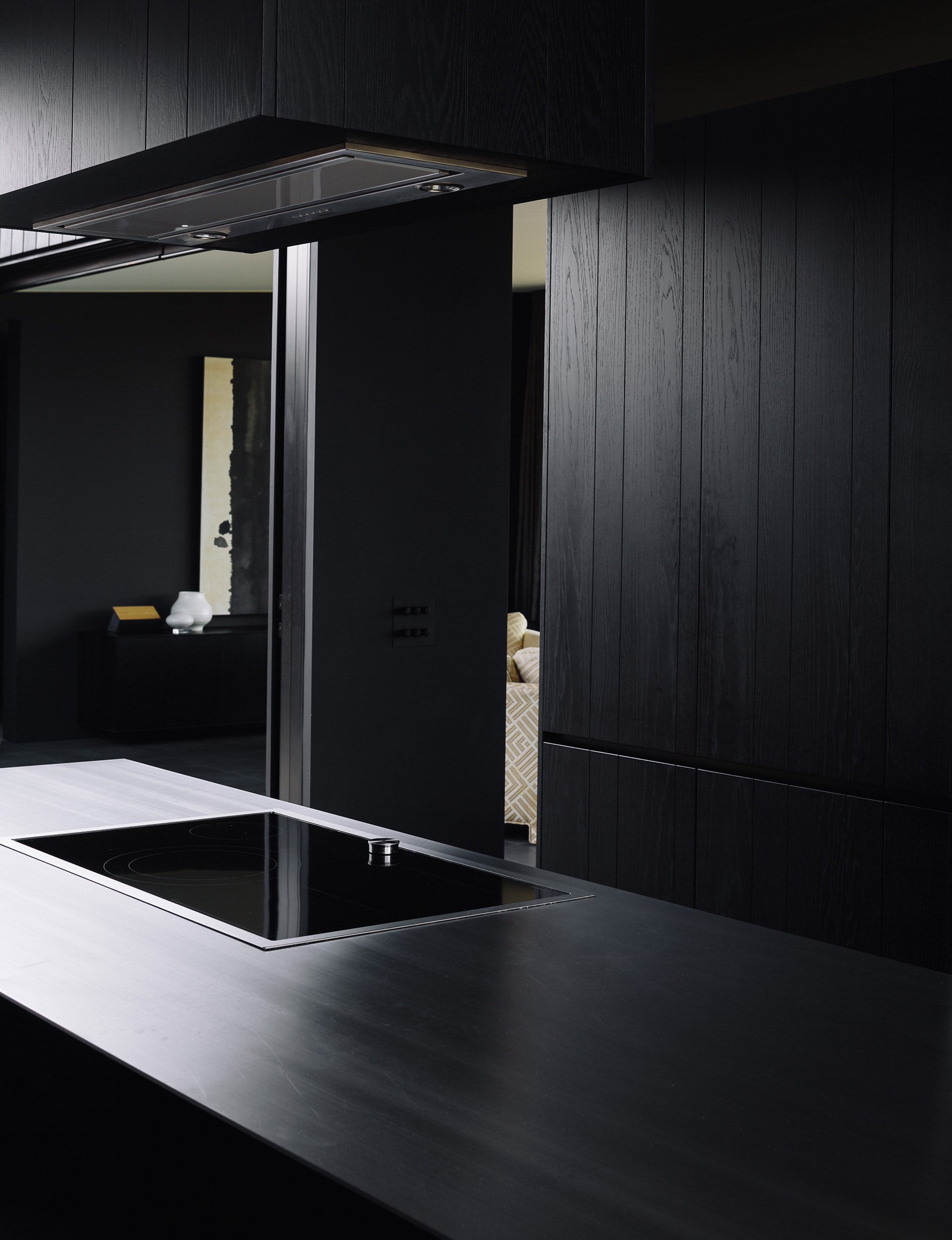 black kitchen Fearon Hay Queenstown